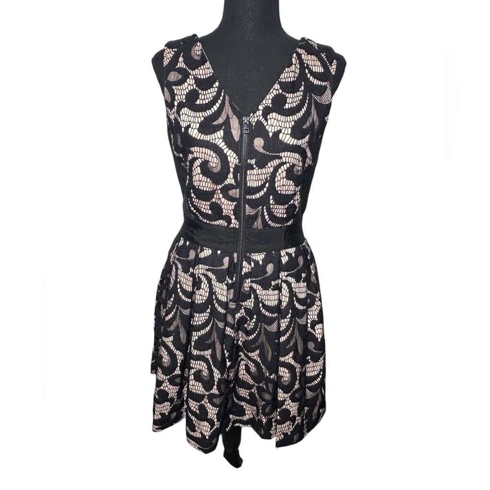 Sea New York Black Lace Scroll Front Zip Crossover Back Dress 8 Cocktail Wedding
